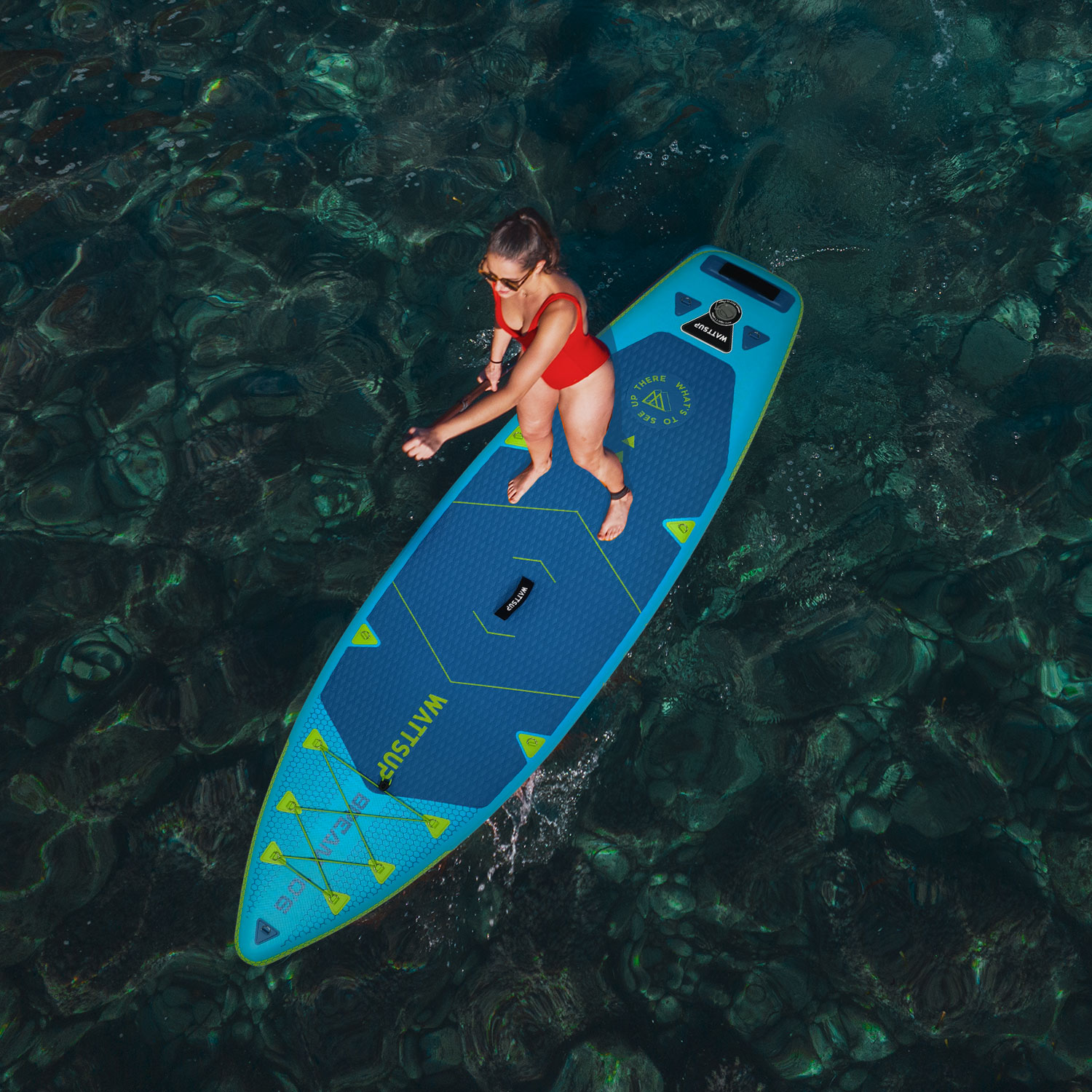 Une femme sur le SUP Bream